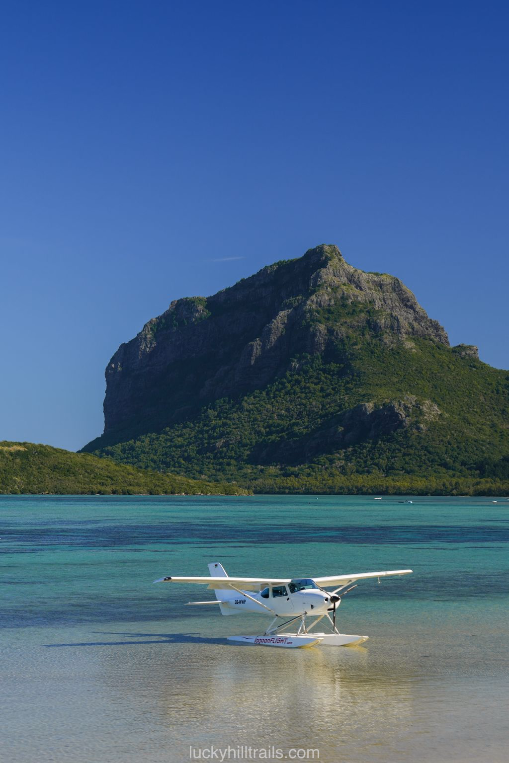 seaplane.jpg