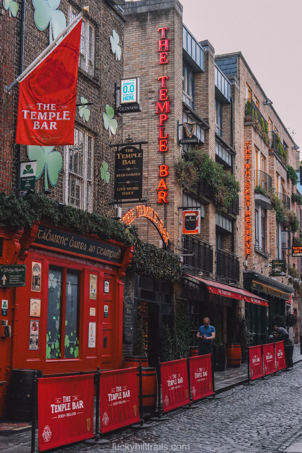 temple bars