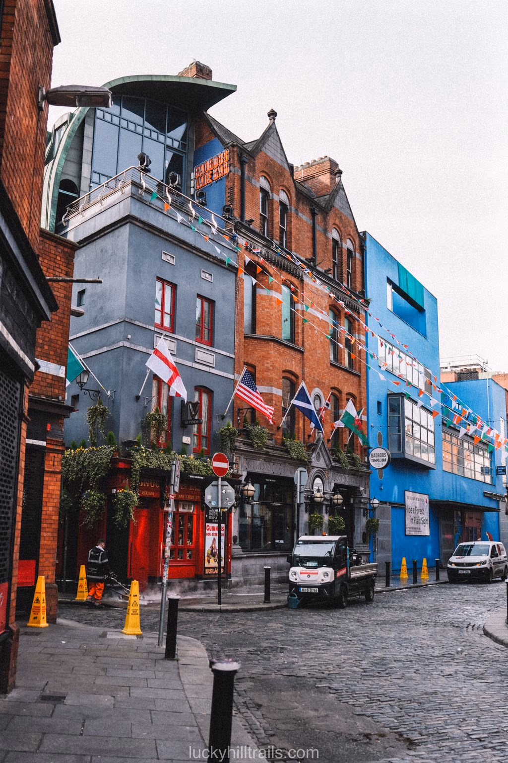 temple bars
